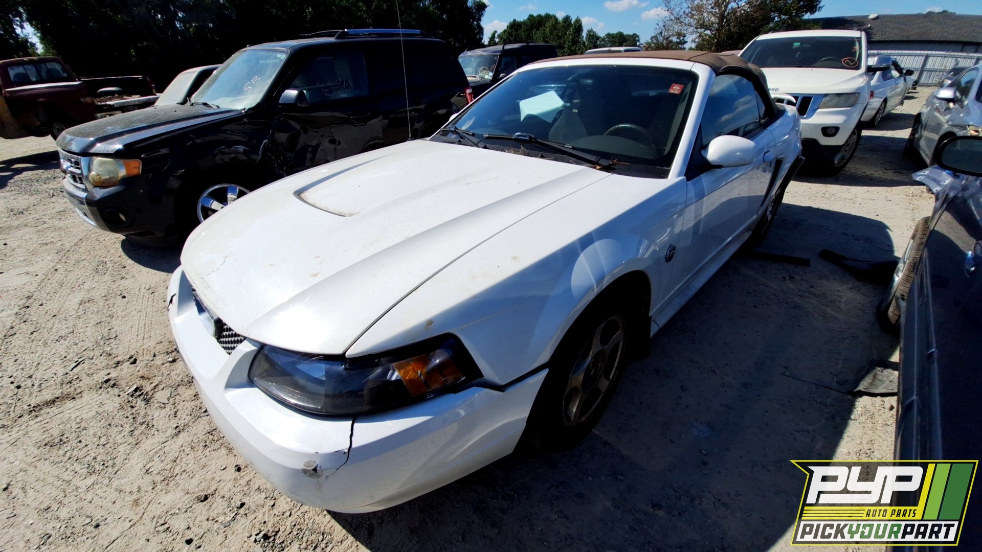 2004 FORD MUSTANG available for parts