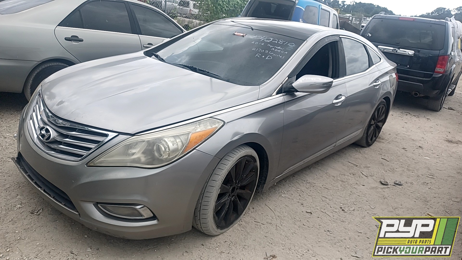 2012 HYUNDAI AZERA available for parts