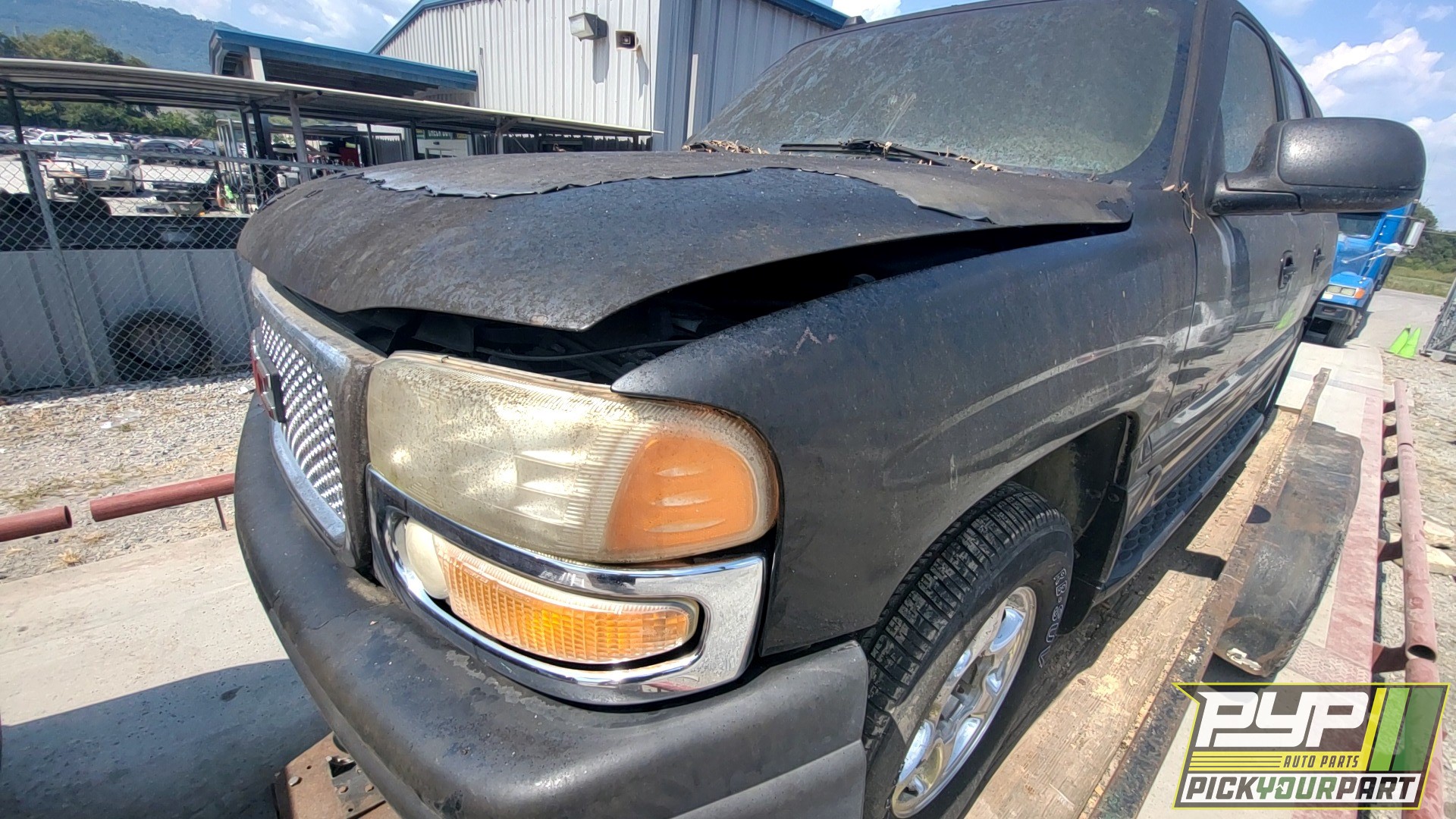 2005 GMC YUKON XL 1500 available for parts