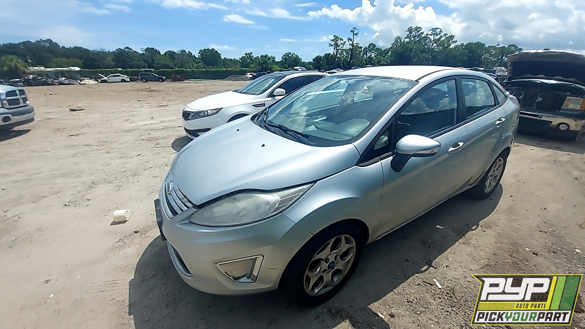 2011 FORD FIESTA partes disponibles