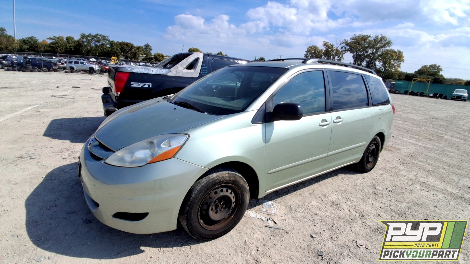2009 TOYOTA SIENNA available for parts