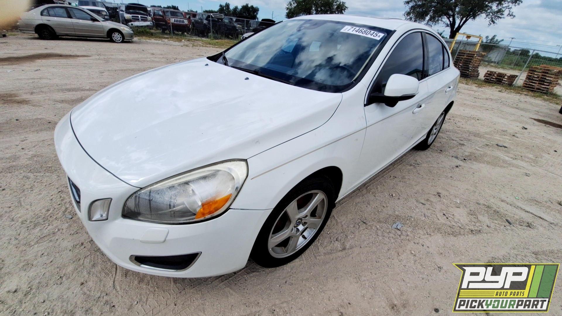 2013 VOLVO S60 available for parts