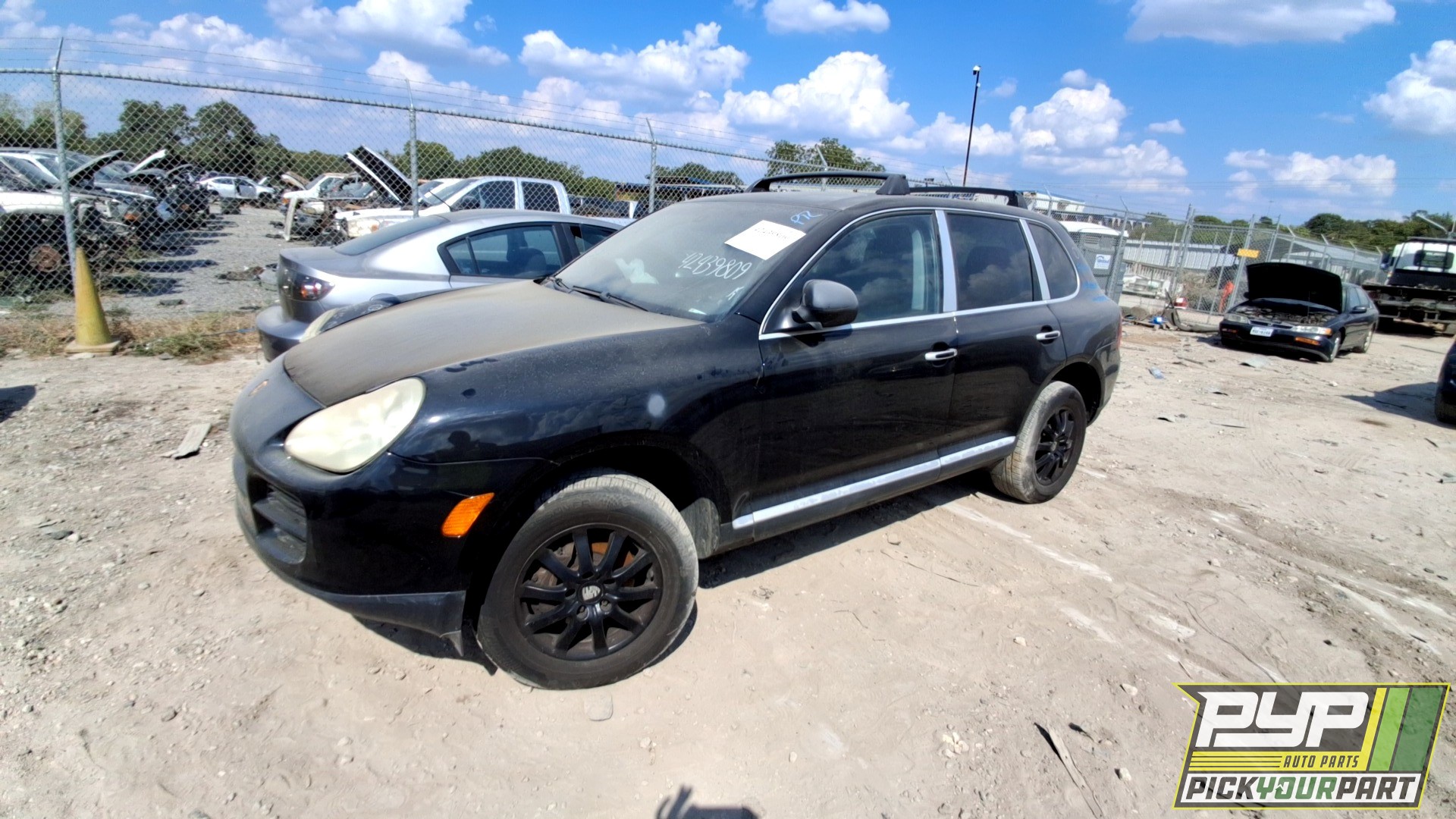 2004 PORSCHE CAYENNE available for parts
