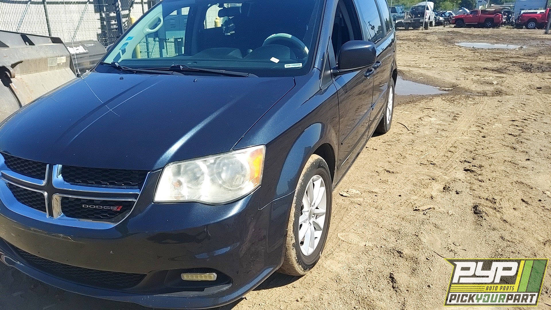 2014 DODGE GRAND CARAVAN available for parts
