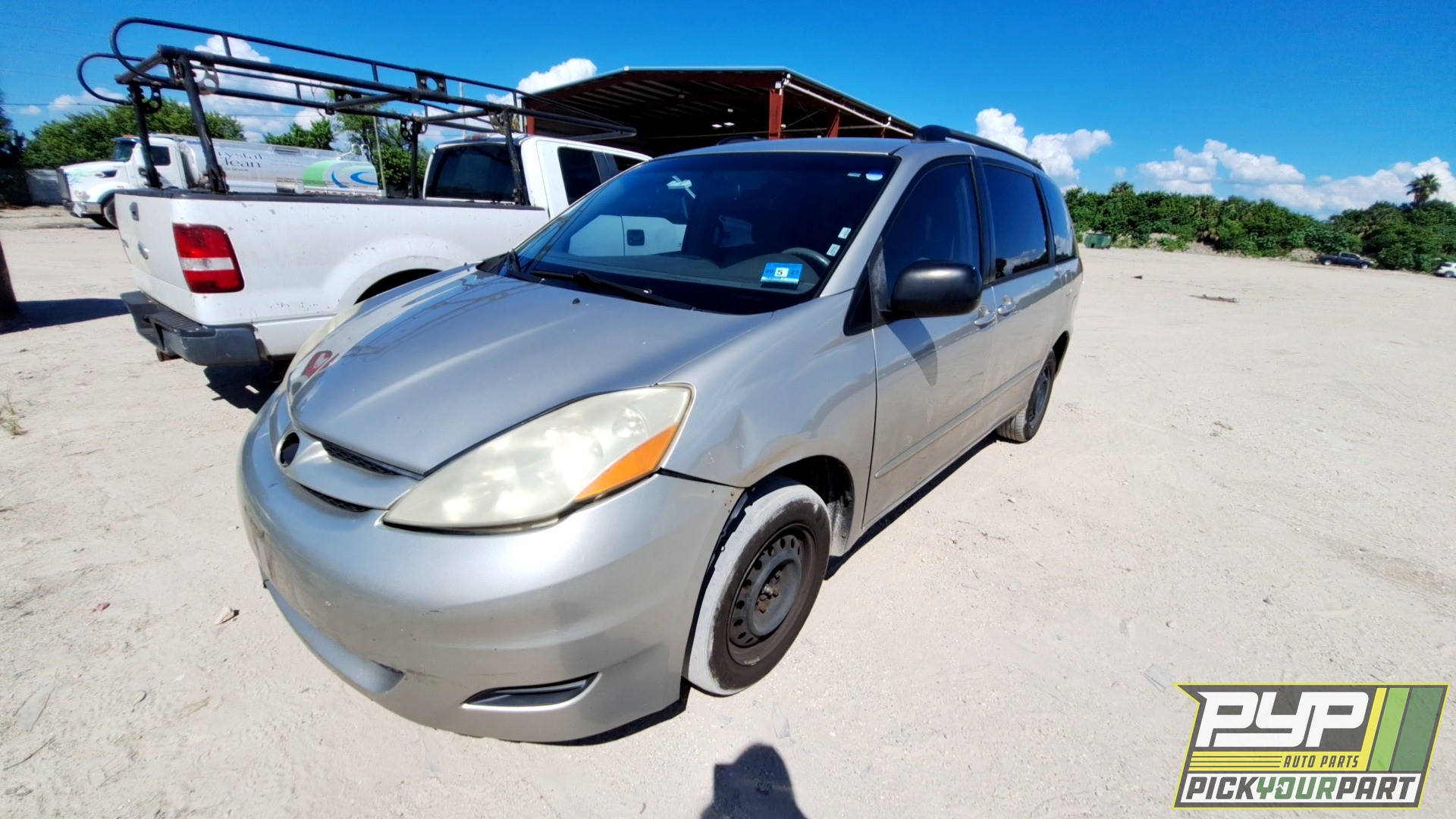 2006 TOYOTA SIENNA available for parts