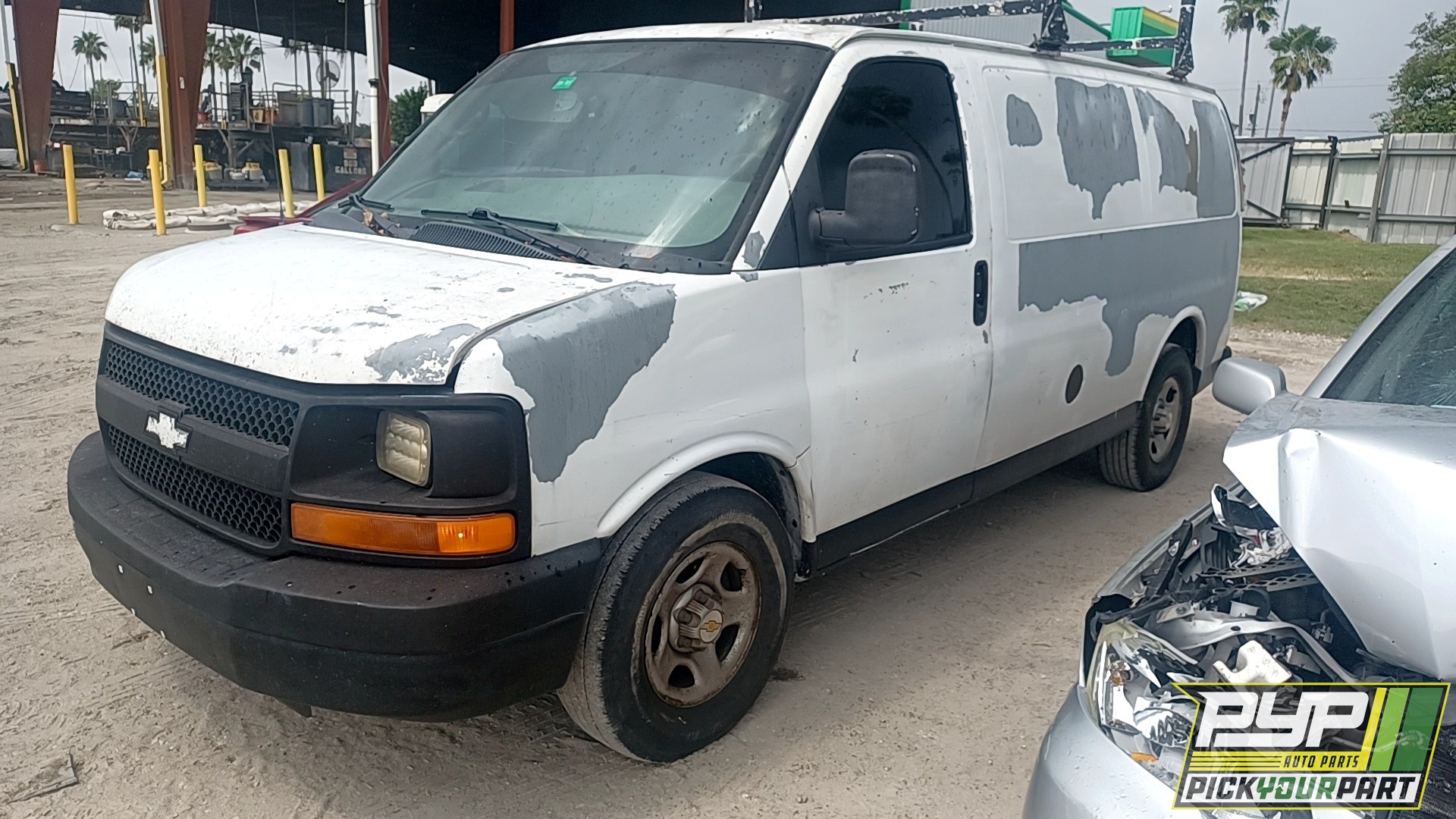 2006 CHEVROLET EXPRESS 1500 available for parts