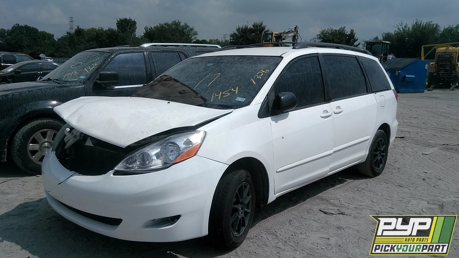 2006 TOYOTA SIENNA available for parts