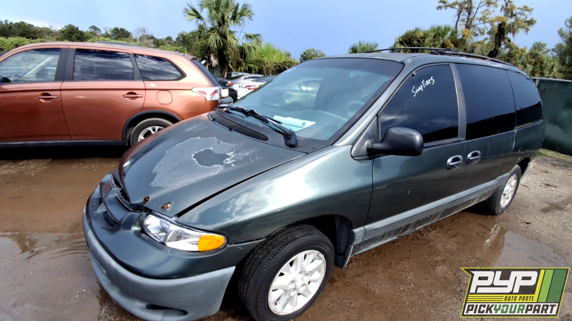2000 DODGE GRAND CARAVAN available for parts