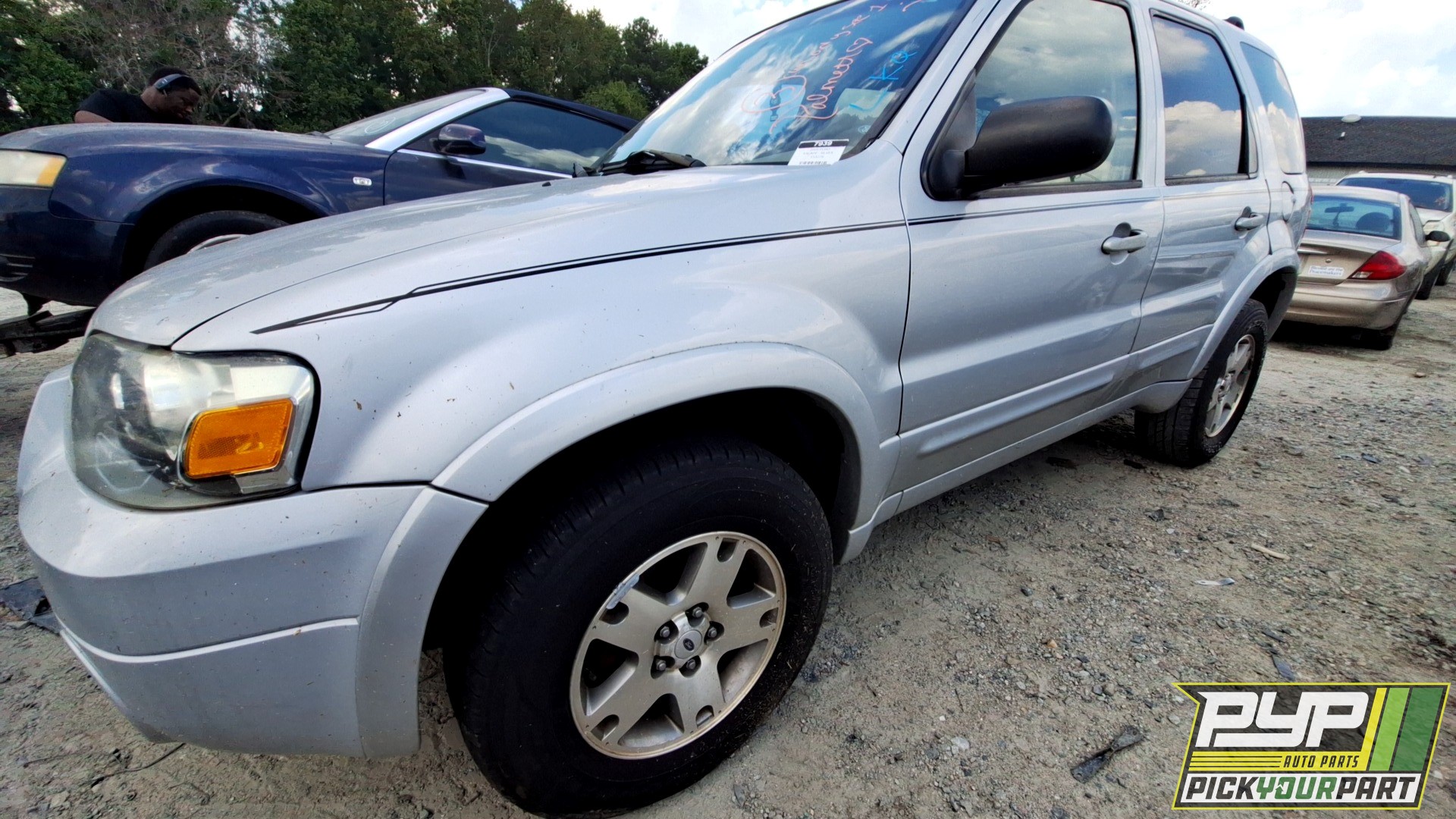 2005 FORD ESCAPE available for parts