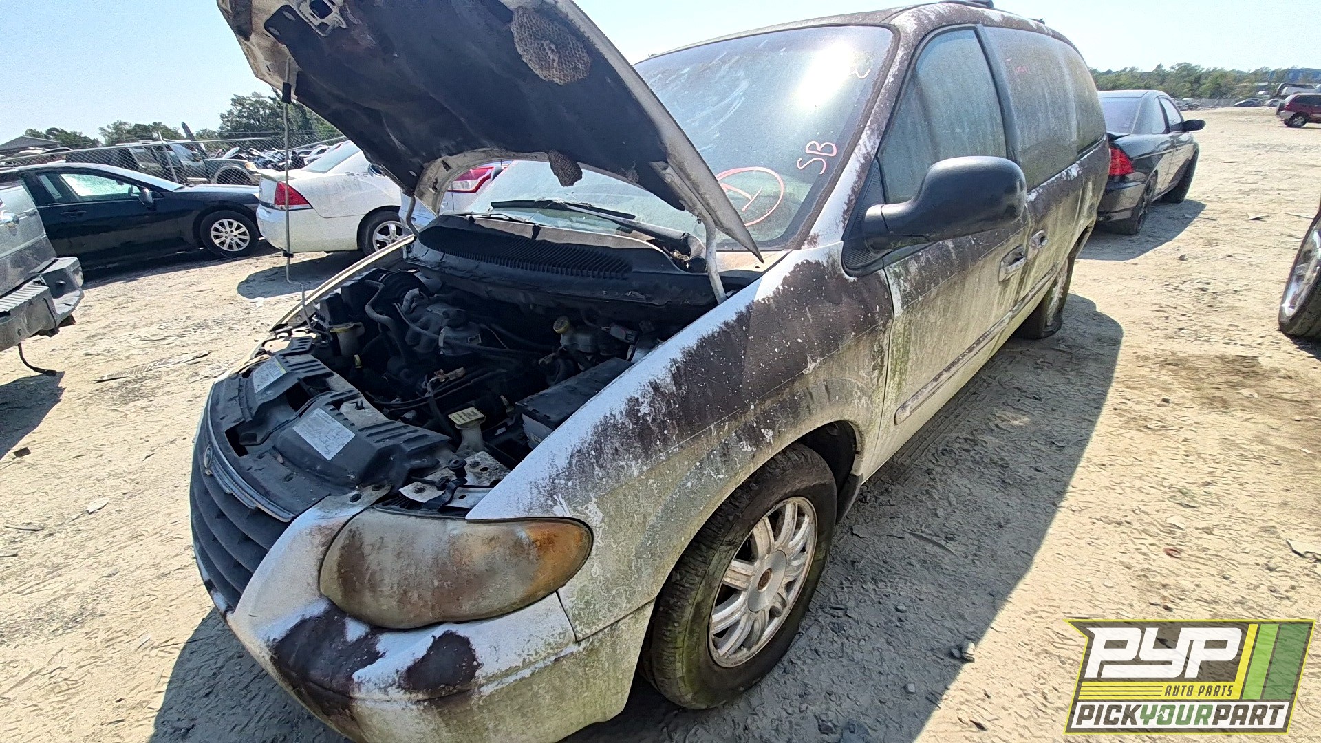 2006 CHRYSLER TOWN & COUNTRY available for parts
