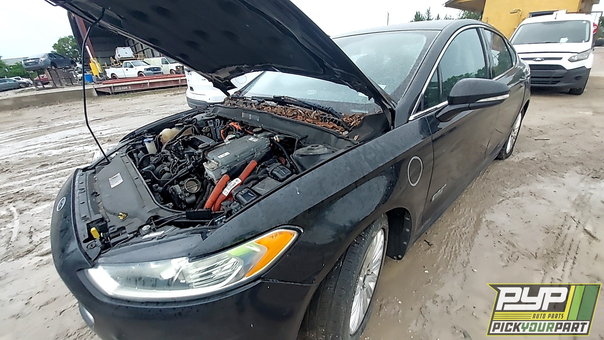 2013 FORD FUSION available for parts