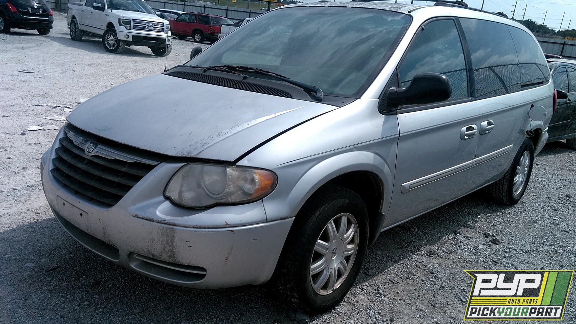 2005 CHRYSLER TOWN & COUNTRY available for parts