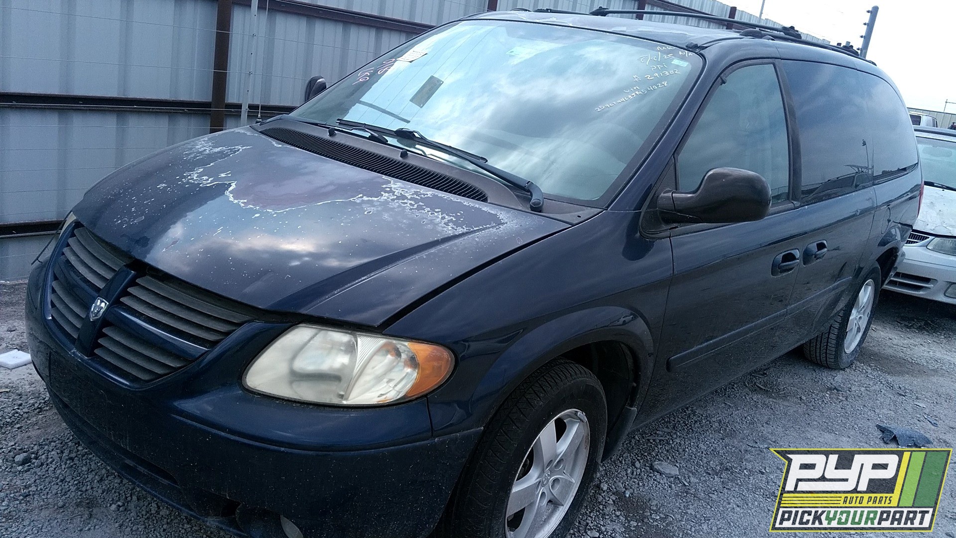2005 DODGE GRAND CARAVAN available for parts