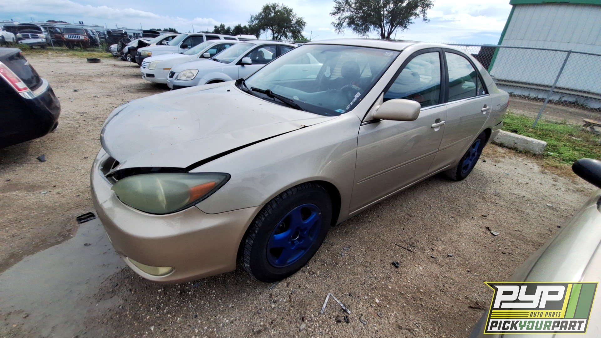 2004 TOYOTA CAMRY available for parts