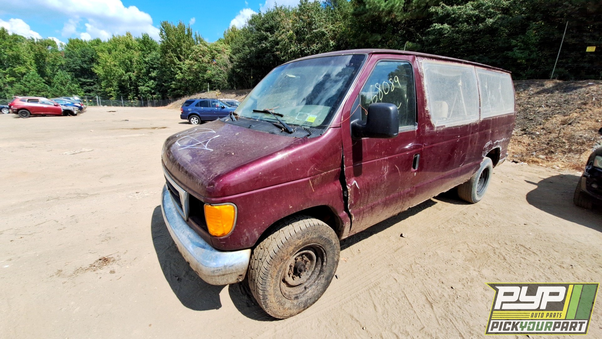2004 FORD E-350 CLUB WAGON available for parts