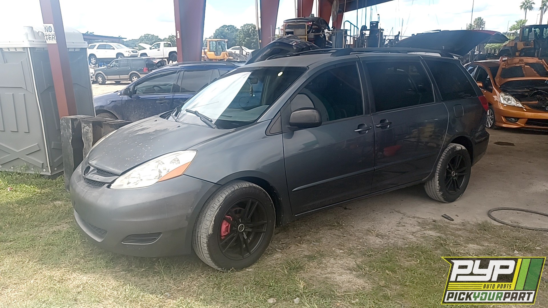 2008 TOYOTA SIENNA available for parts