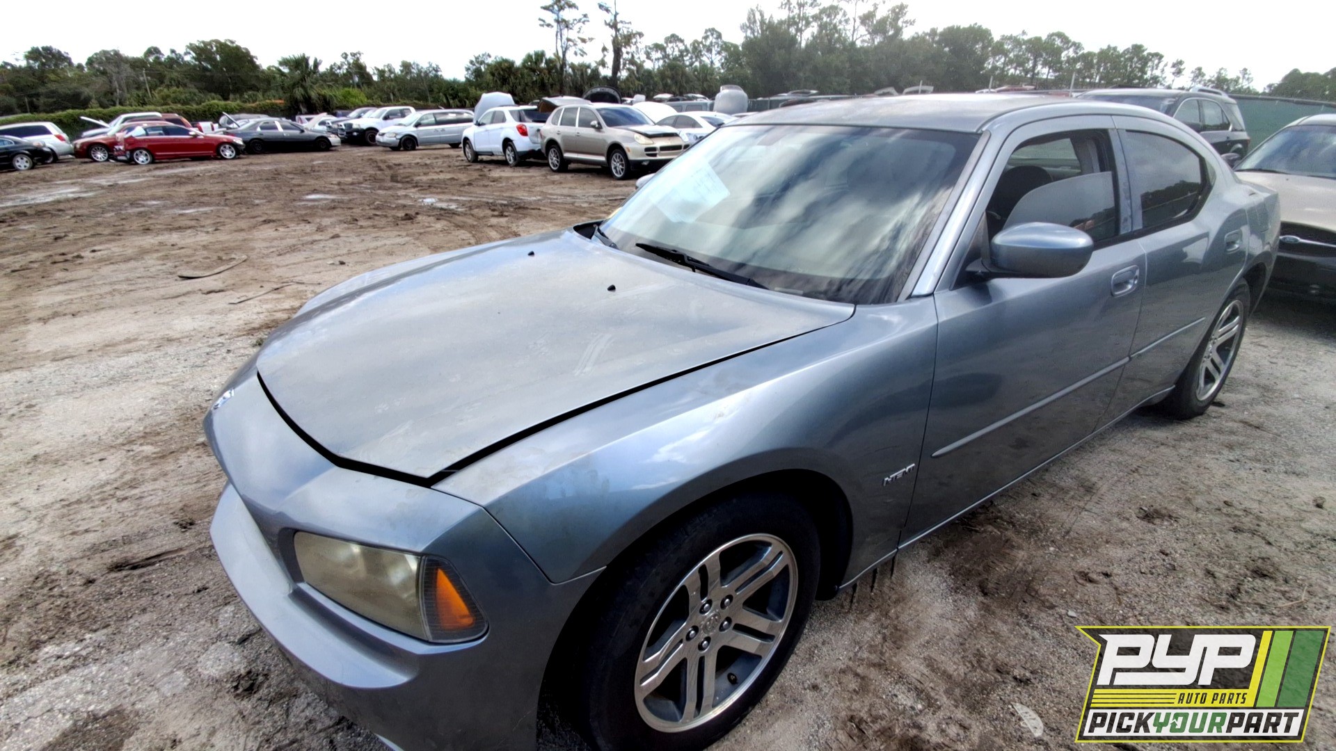 2006 DODGE CHARGER available for parts