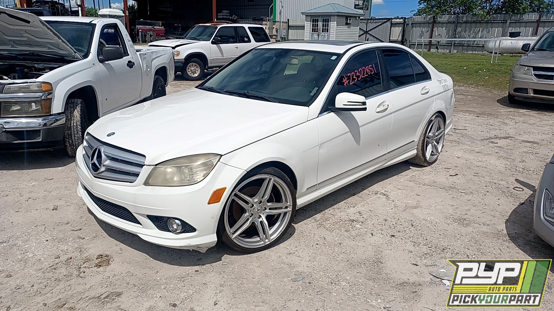 2010 MERCEDES-BENZ C300 partes disponibles