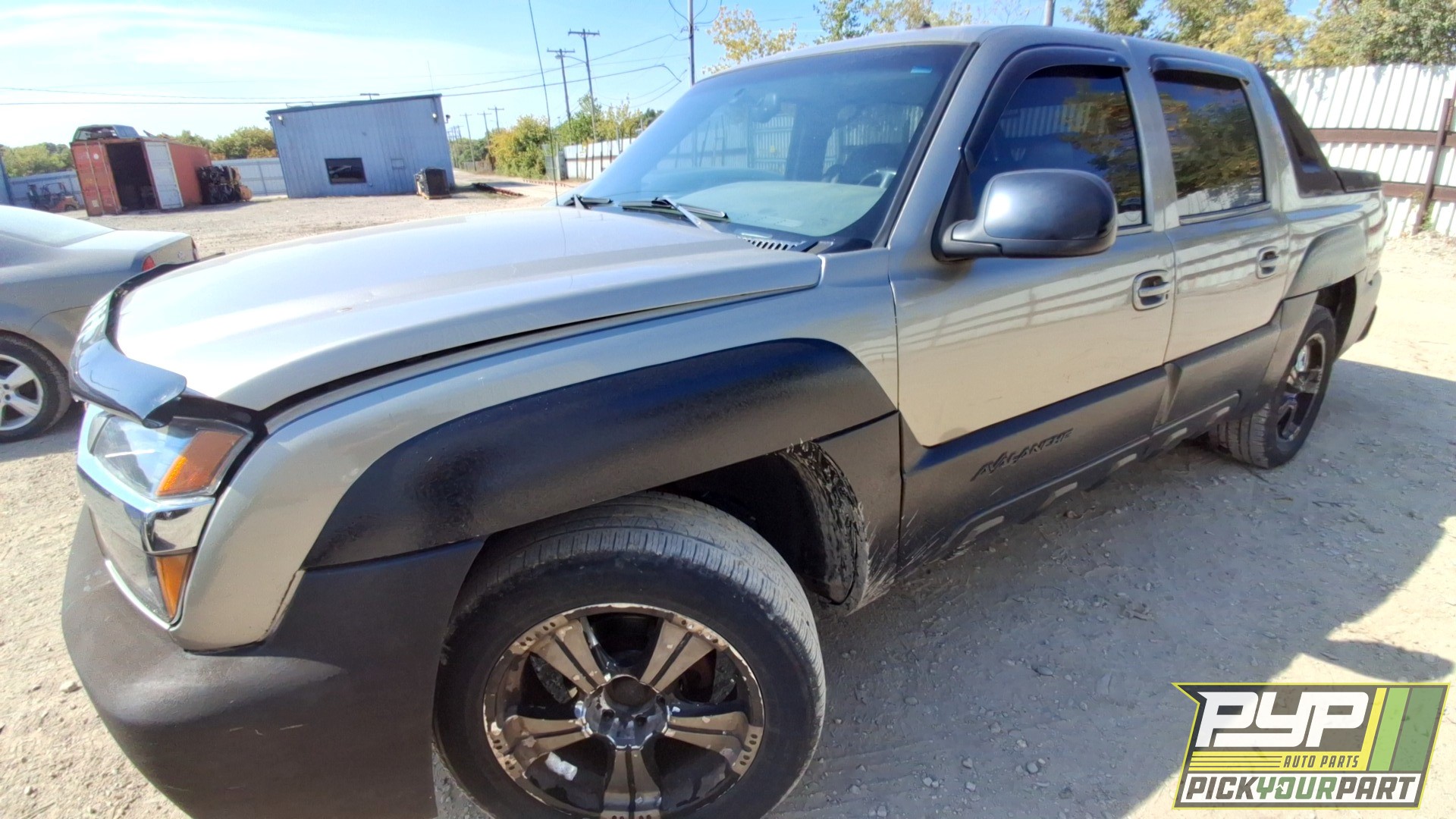 2002 CHEVROLET AVALANCHE 1500 available for parts