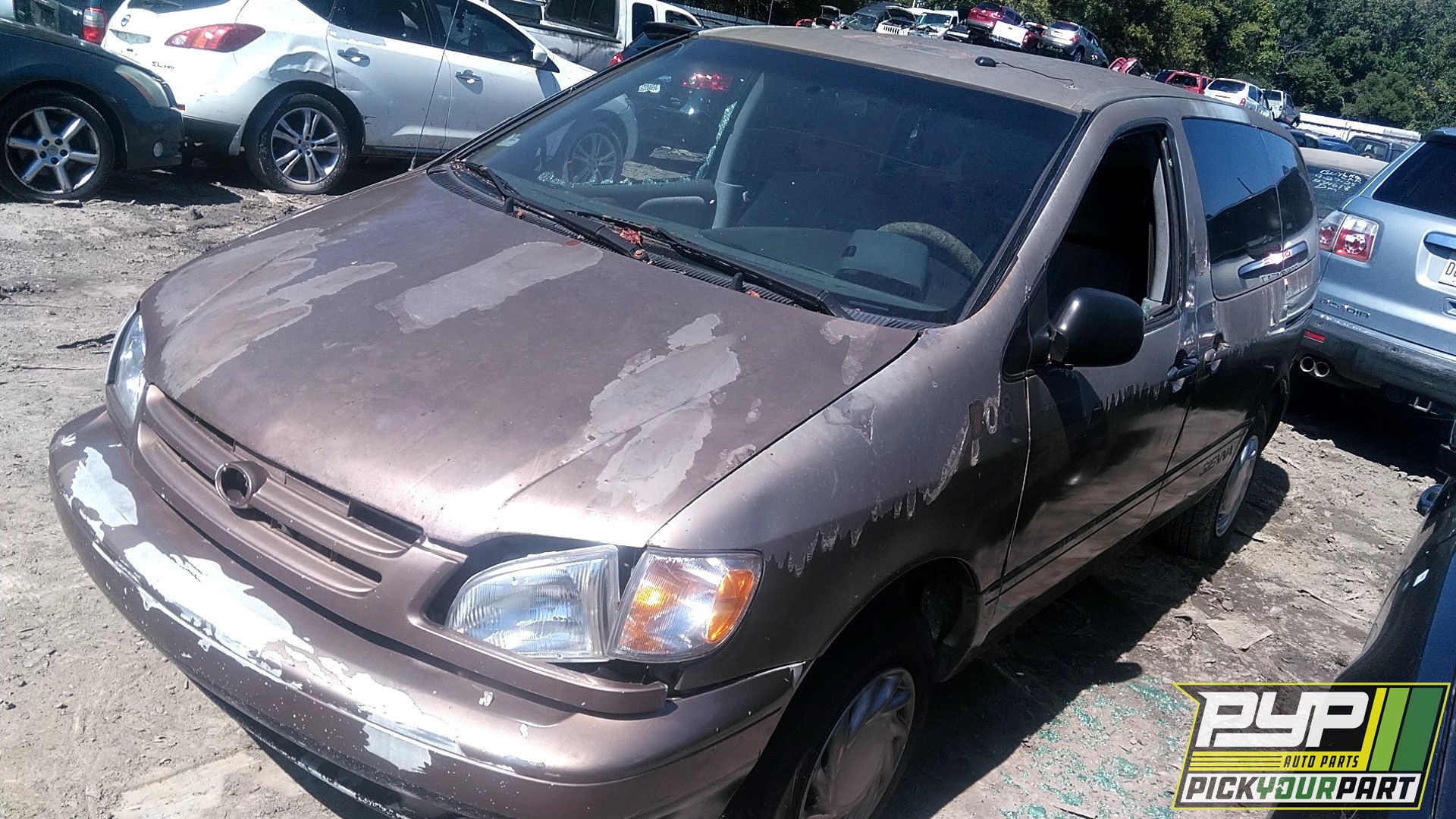 2000 TOYOTA SIENNA available for parts