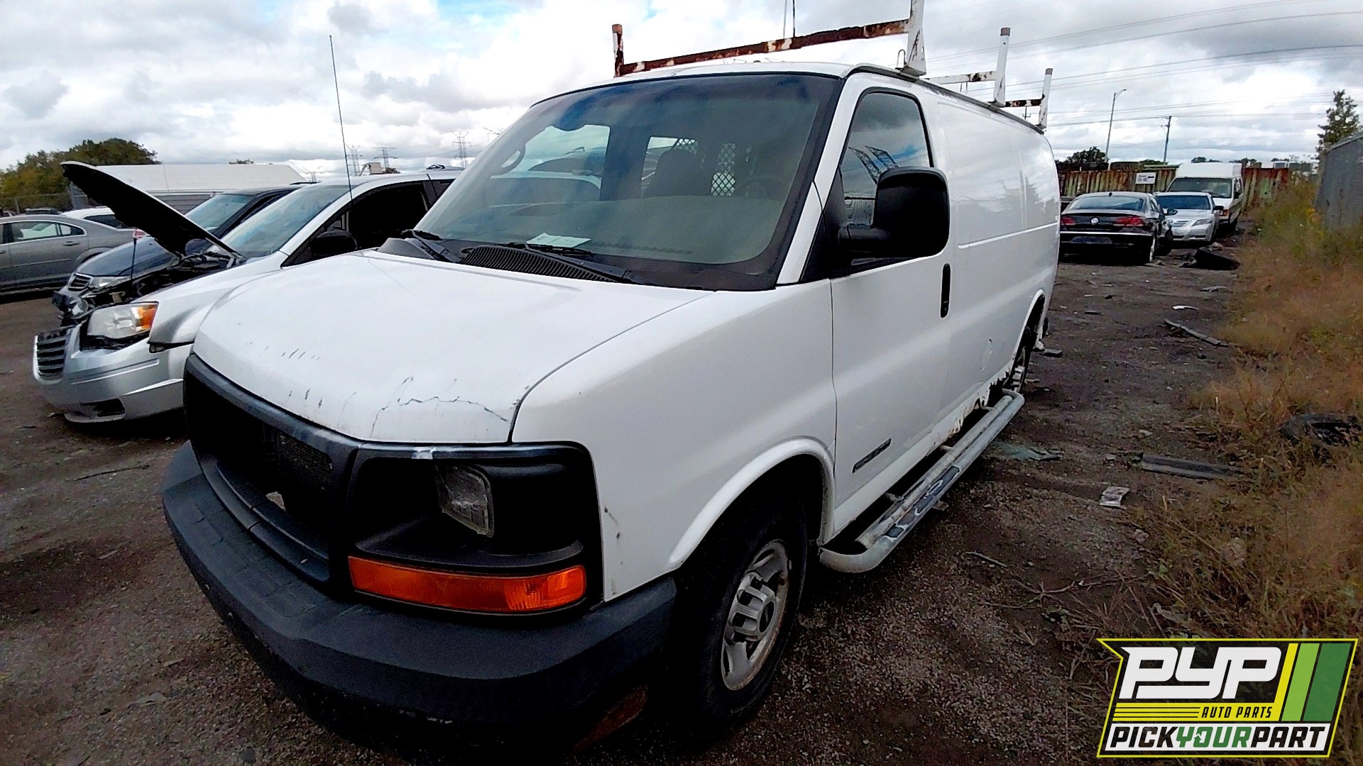 2004 GMC SAVANA 2500 available for parts