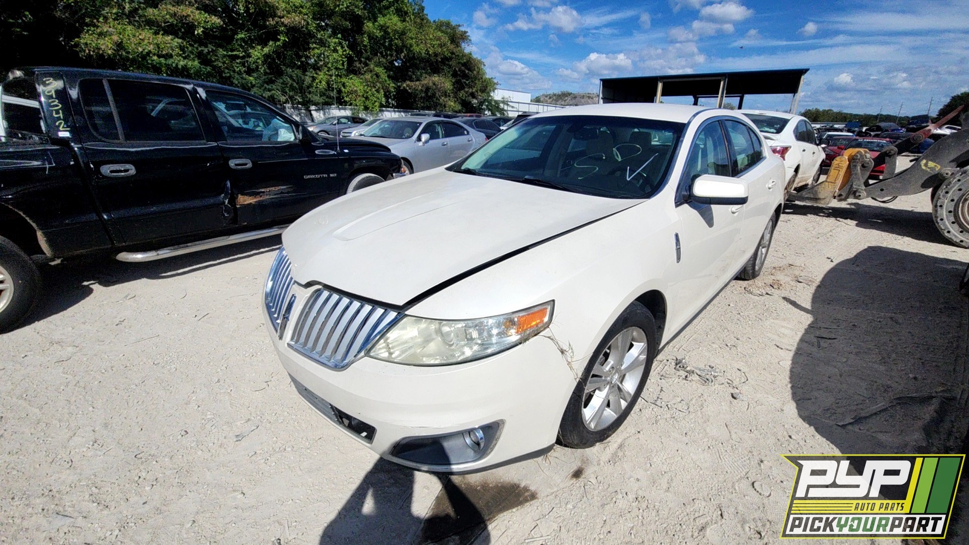 2009 LINCOLN MKS available for parts