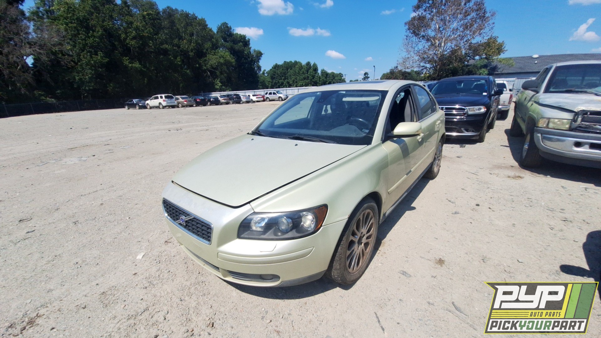 2004 VOLVO S40 available for parts