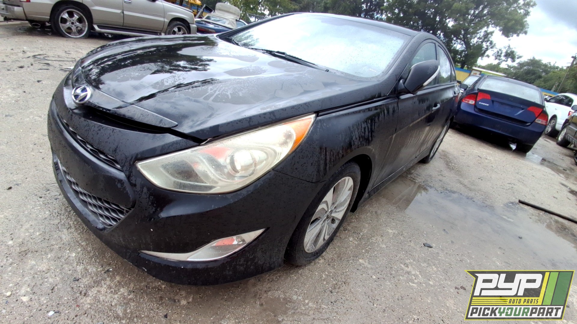 2013 HYUNDAI SONATA available for parts