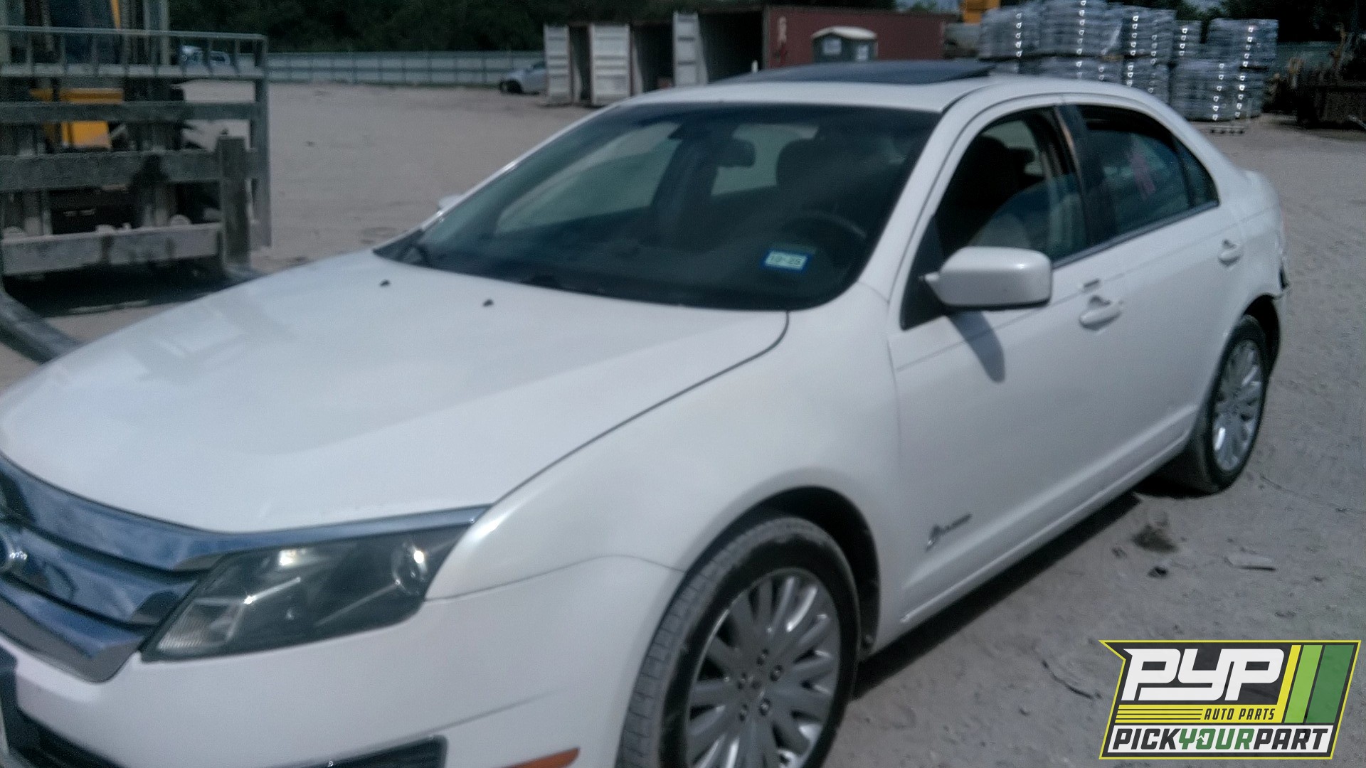 2011 FORD FUSION available for parts