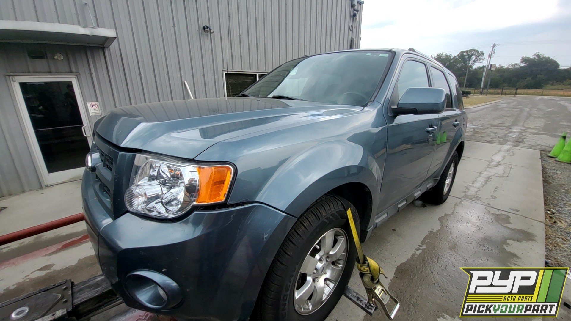 2011 FORD ESCAPE available for parts