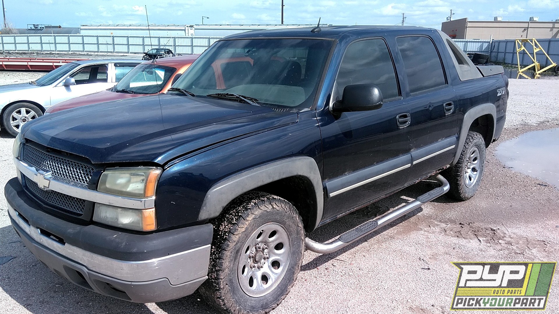 2005 CHEVROLET AVALANCHE 1500 available for parts