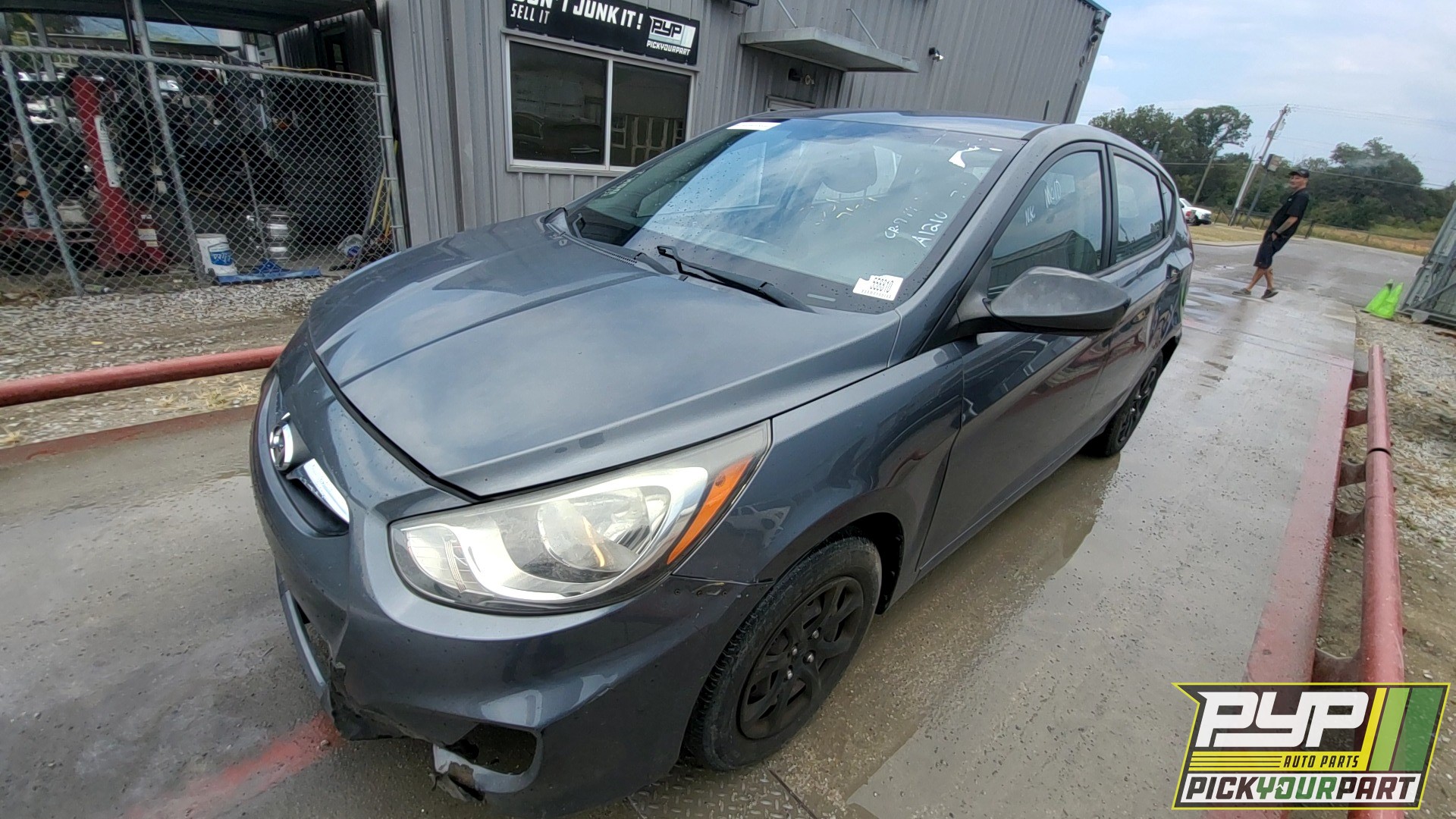 2013 HYUNDAI ACCENT partes disponibles