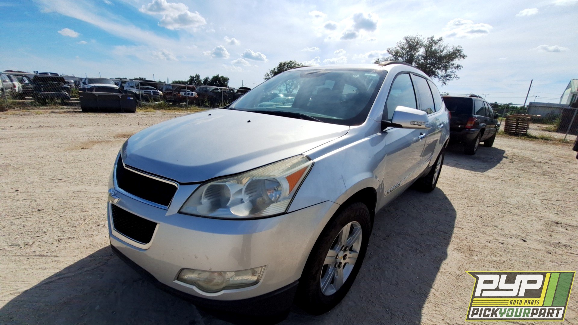 2009 CHEVROLET TRAVERSE available for parts