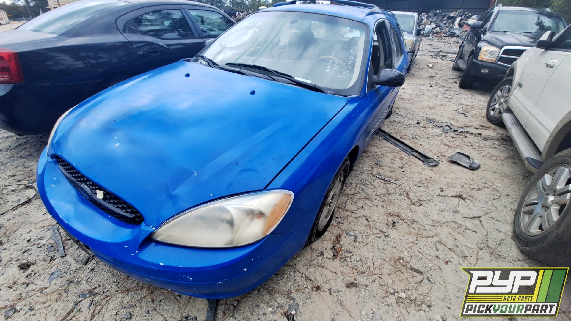 2000 FORD TAURUS available for parts