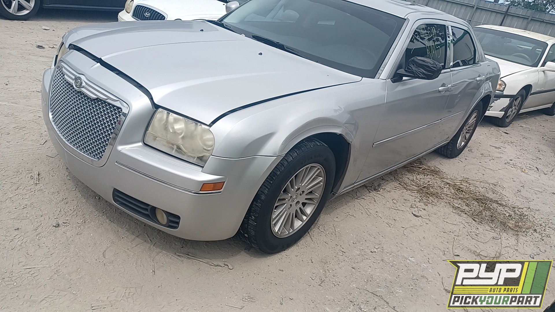2008 CHRYSLER 300 available for parts