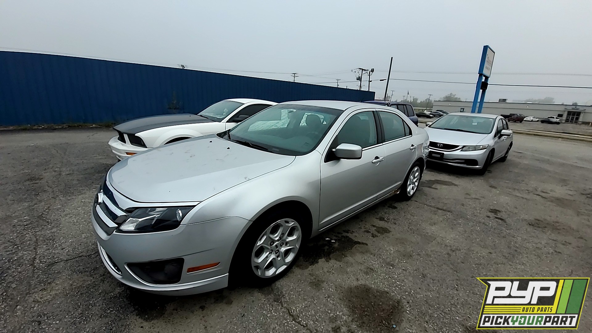 2011 FORD FUSION available for parts