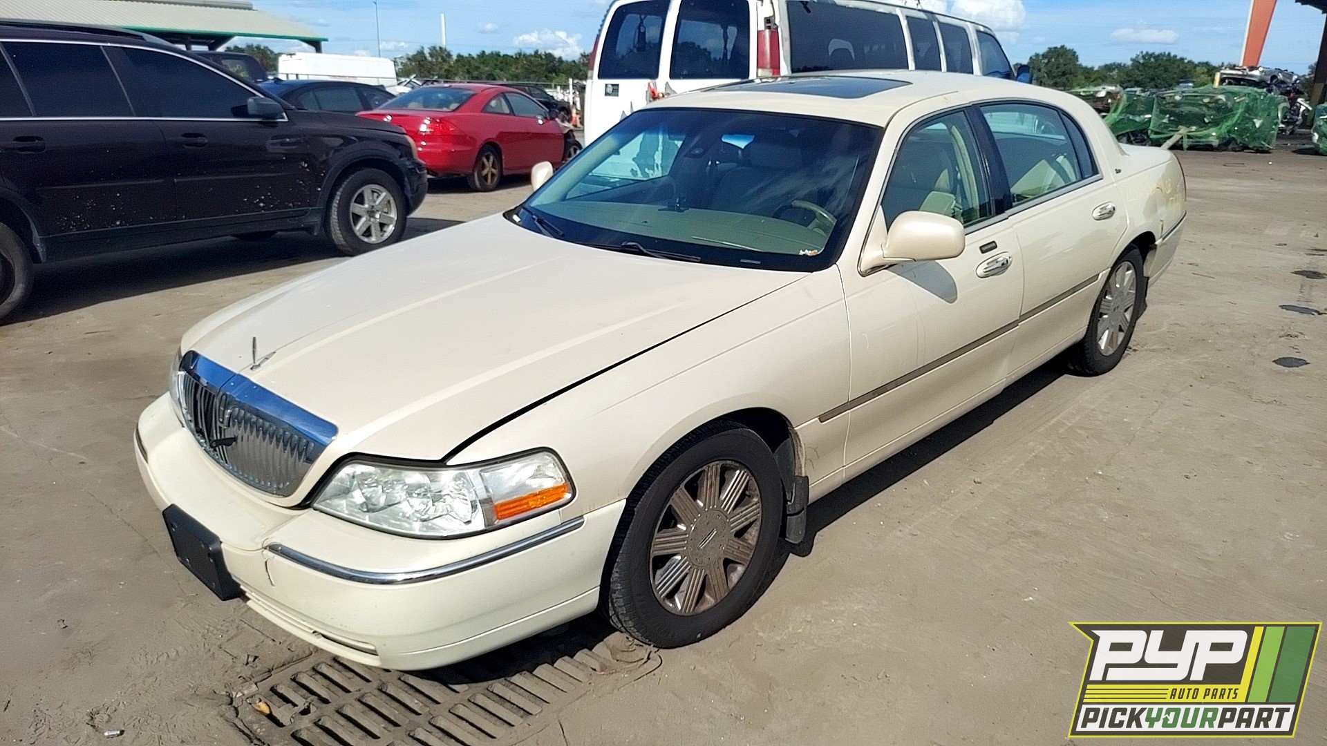 2003 LINCOLN TOWN CAR partes disponibles
