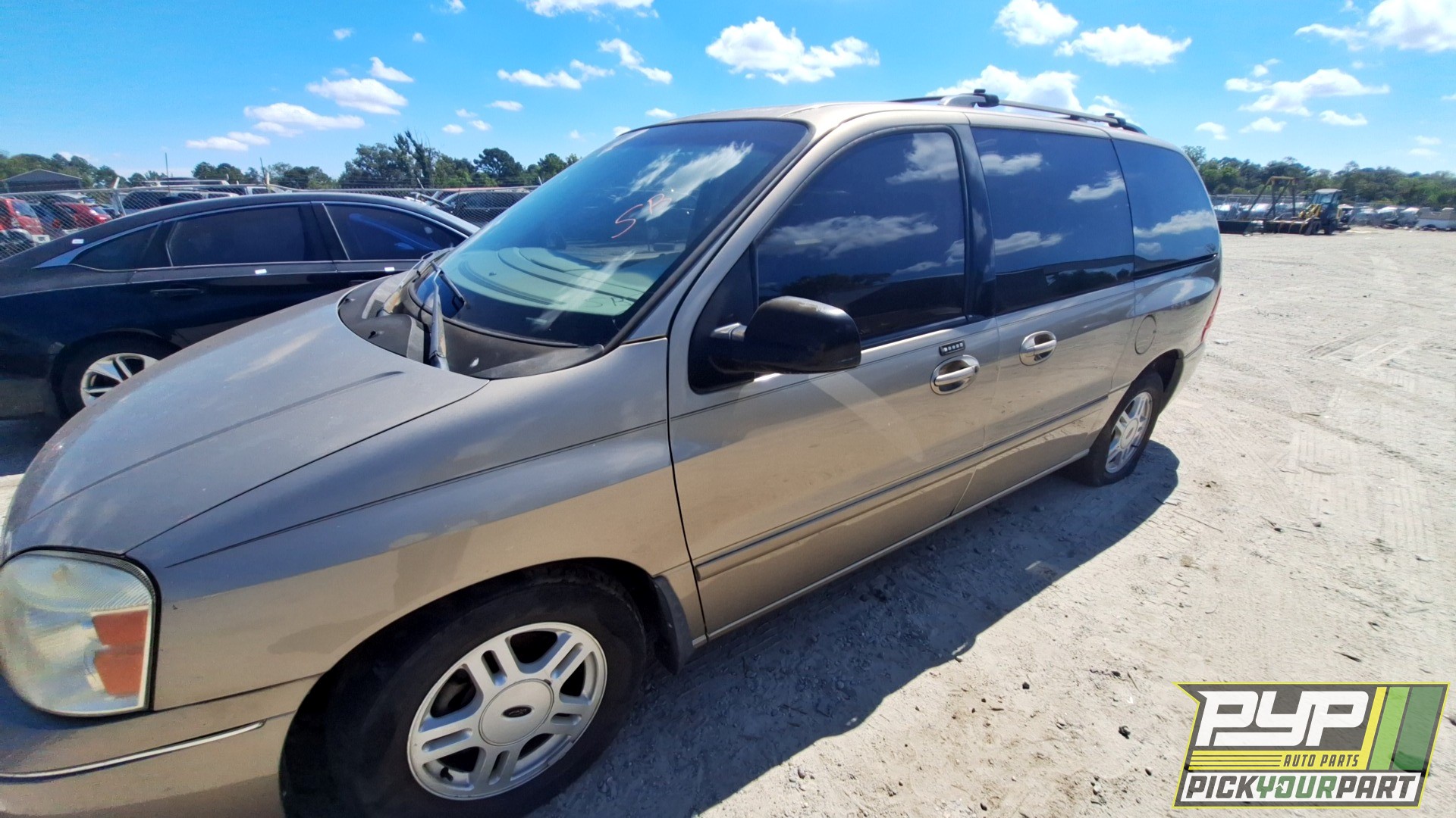 2004 FORD FREESTAR available for parts