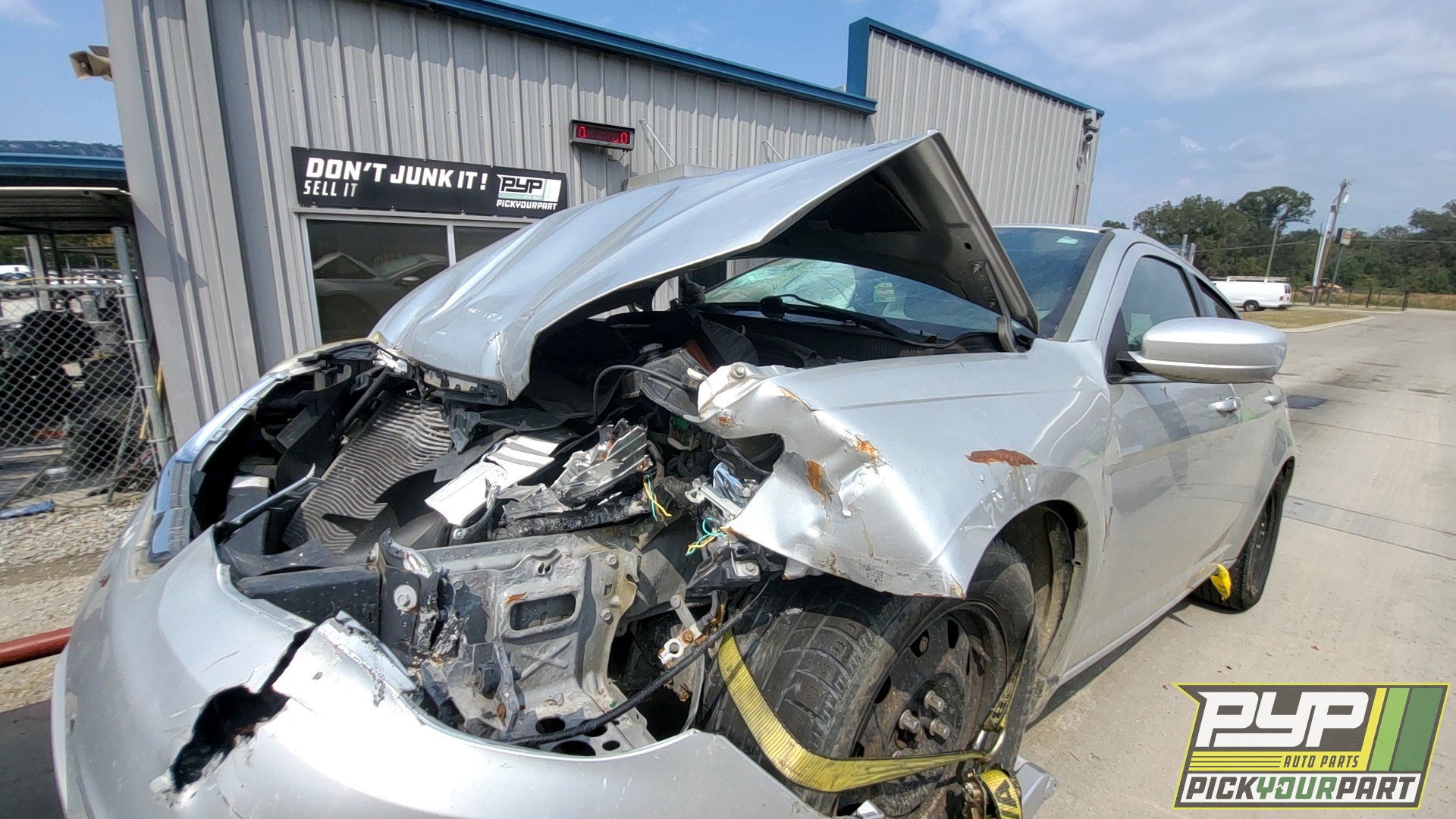2012 CHRYSLER 200 available for parts