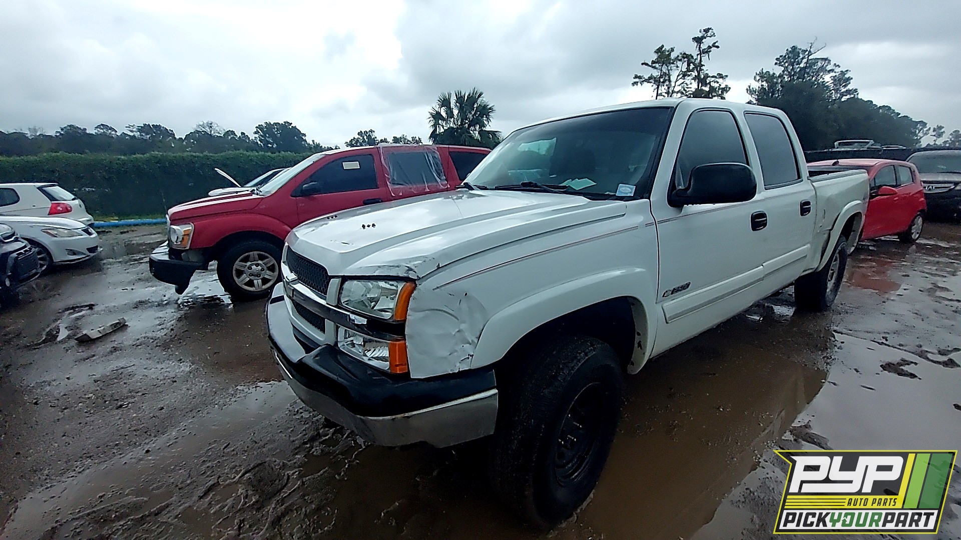 2004 CHEVROLET SILVERADO 2500 available for parts
