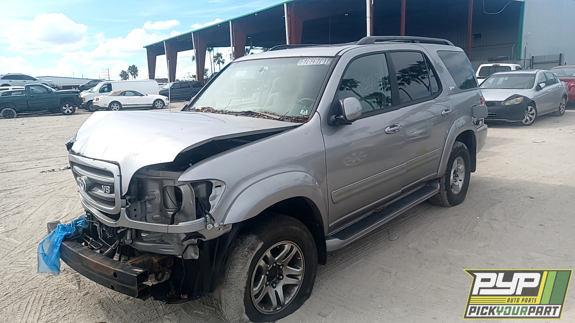 2004 TOYOTA SEQUOIA partes disponibles