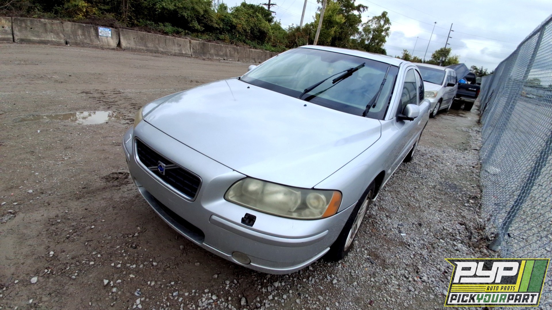 2006 VOLVO S60 available for parts