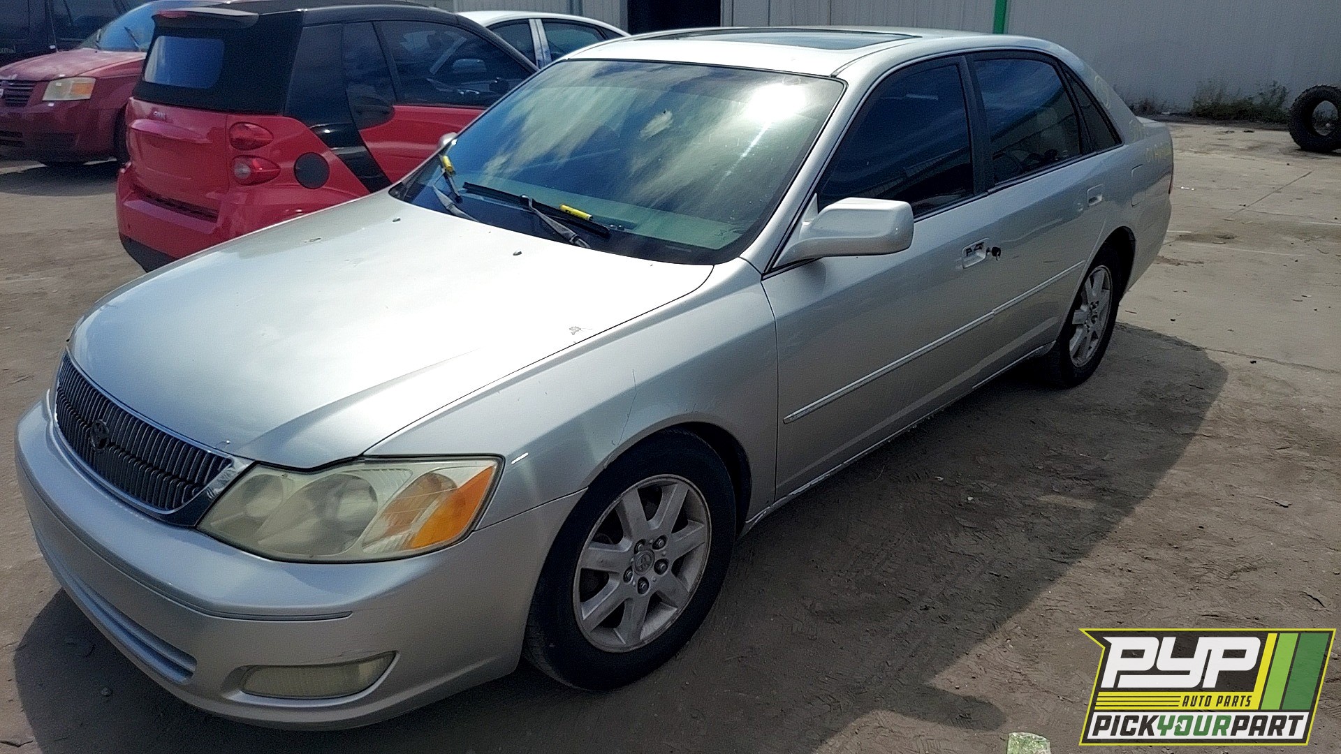 2001 TOYOTA AVALON available for parts