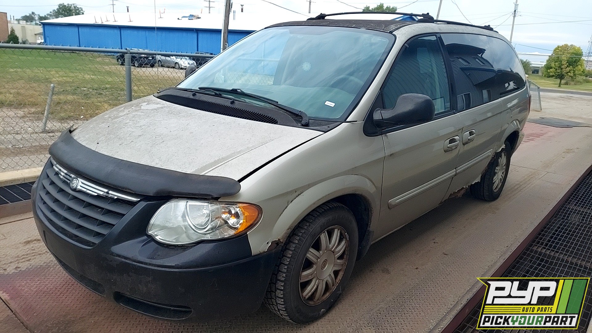 2005 CHRYSLER TOWN & COUNTRY available for parts