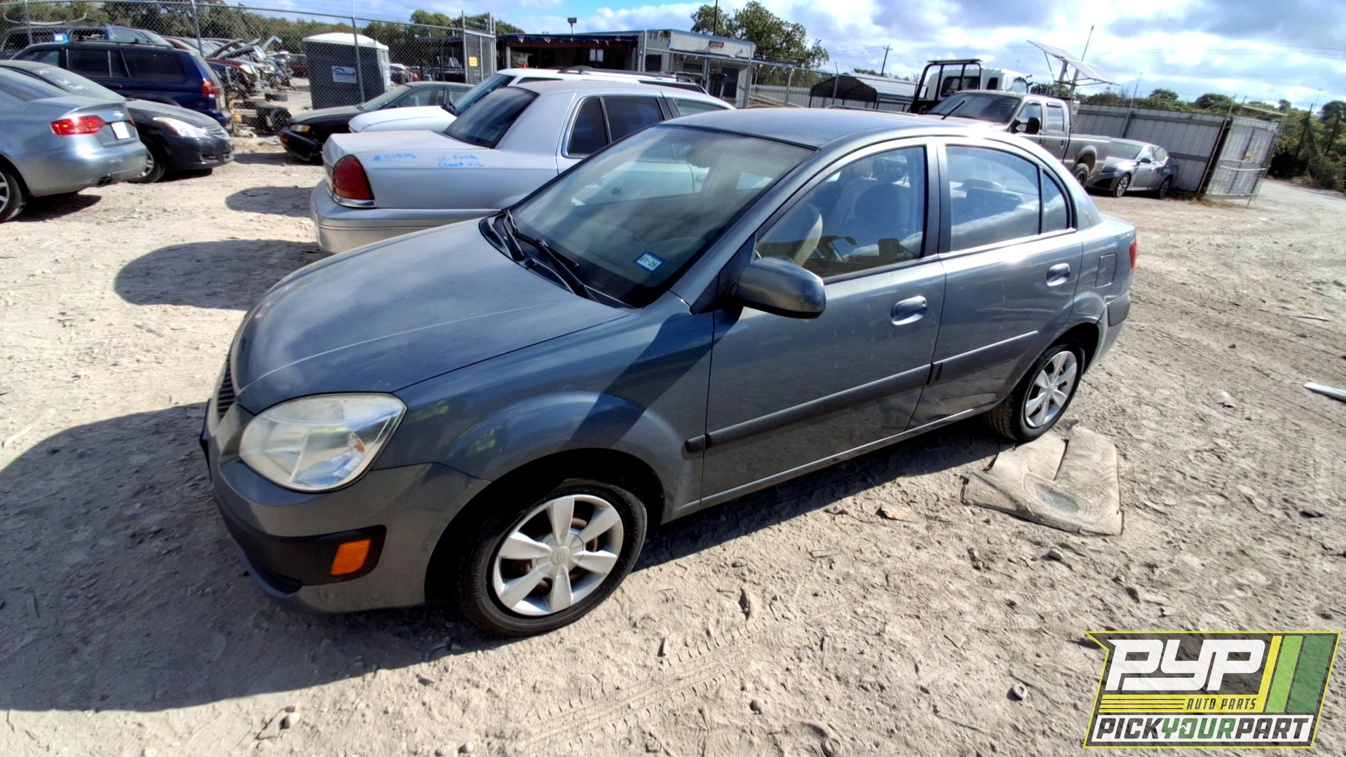 2006 KIA RIO available for parts