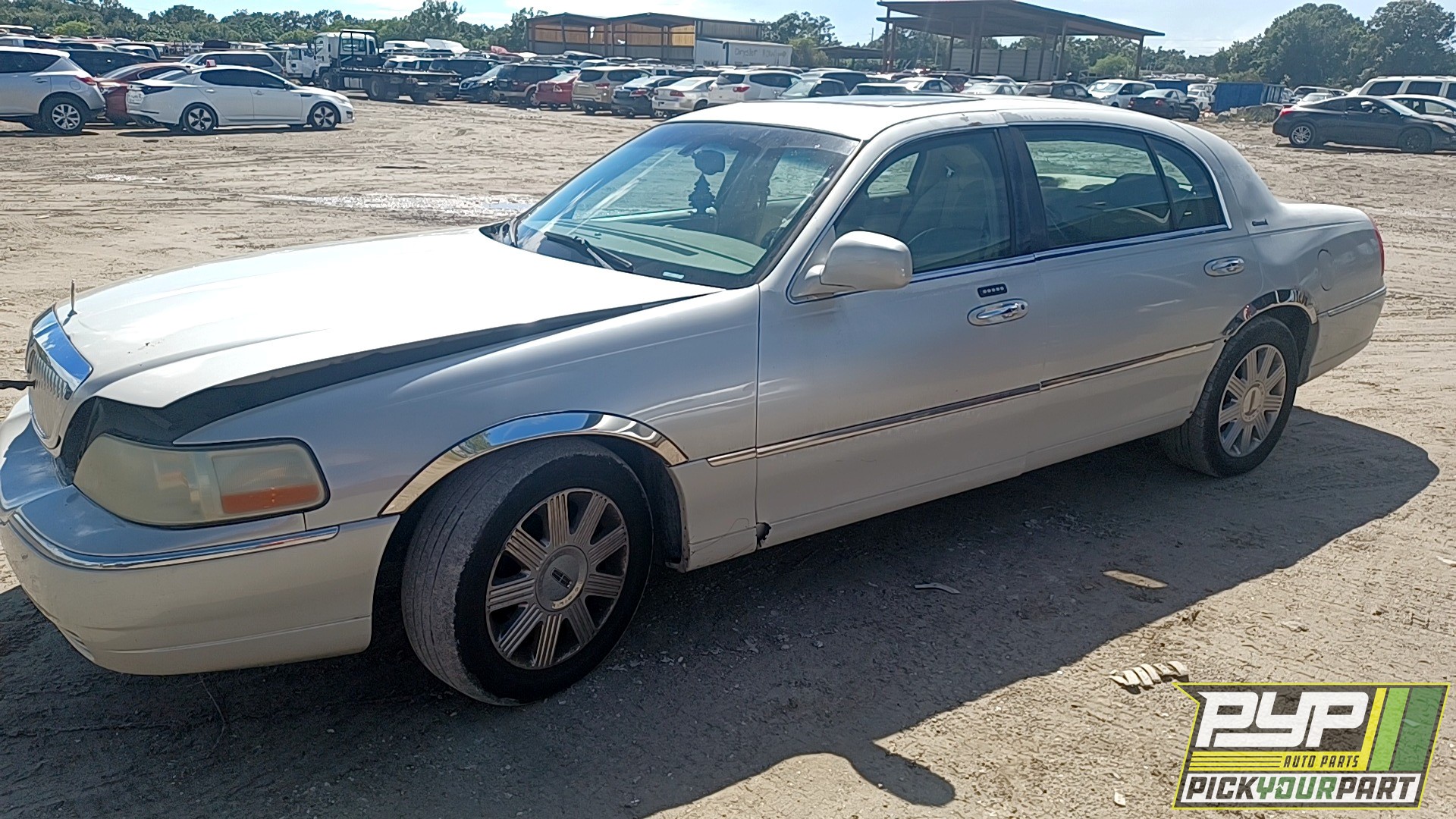 2004 LINCOLN TOWN CAR partes disponibles
