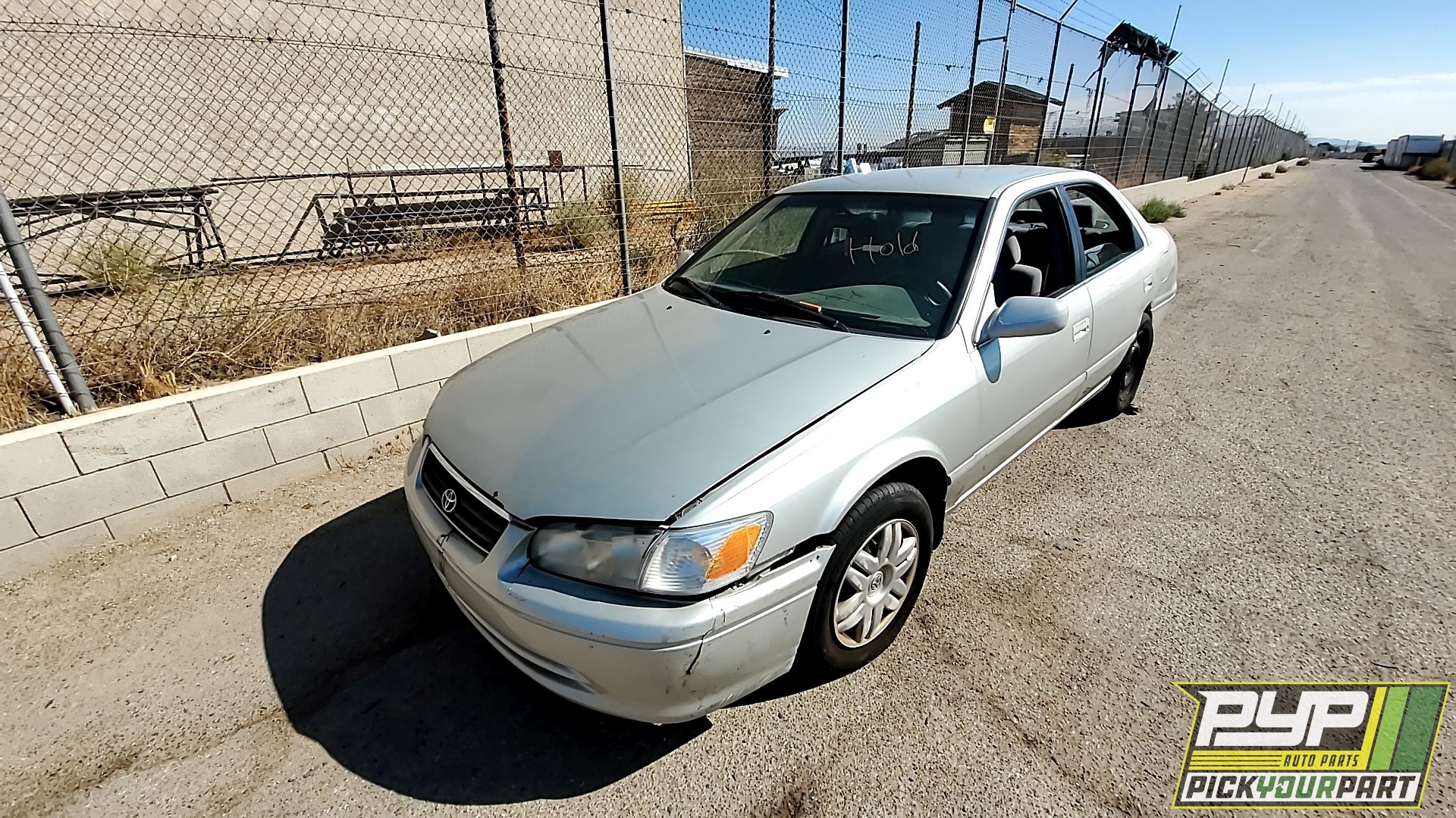 2001 TOYOTA CAMRY available for parts