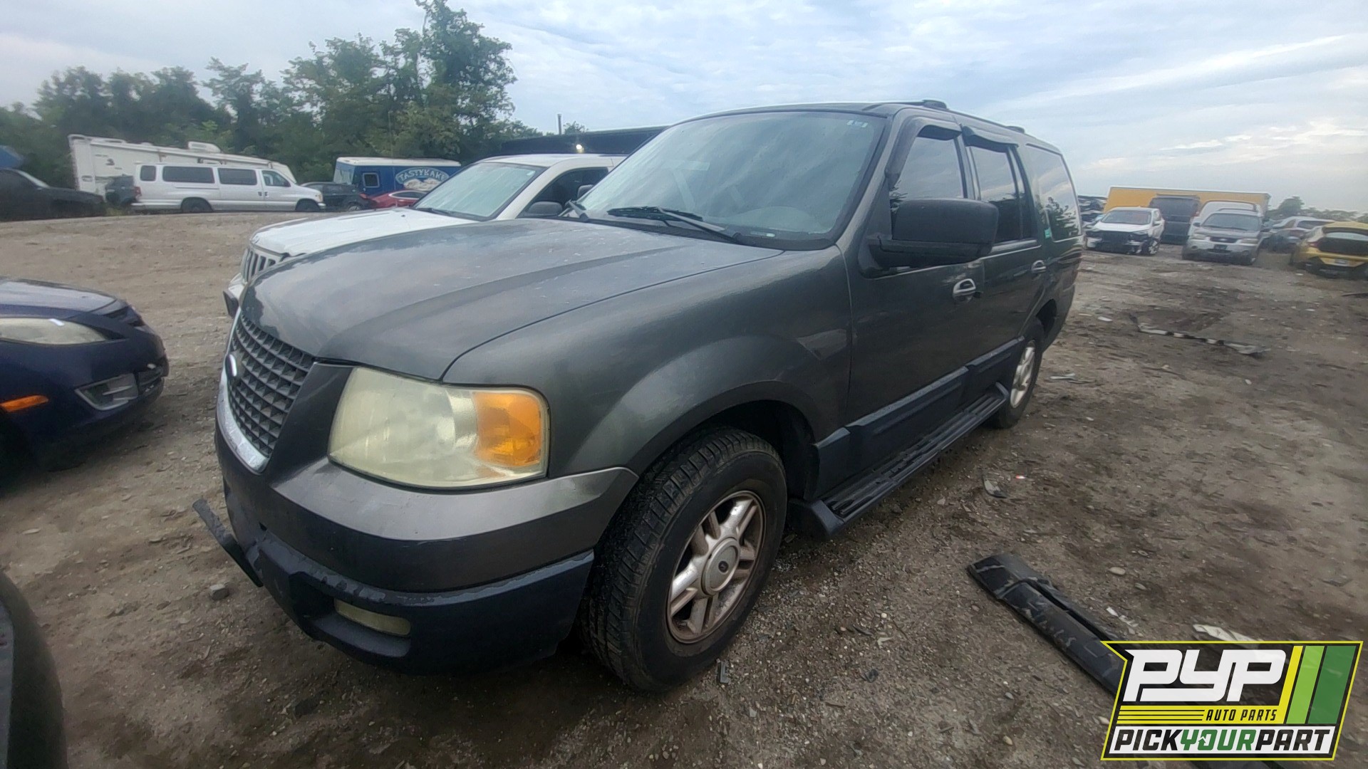 2004 FORD EXPEDITION available for parts