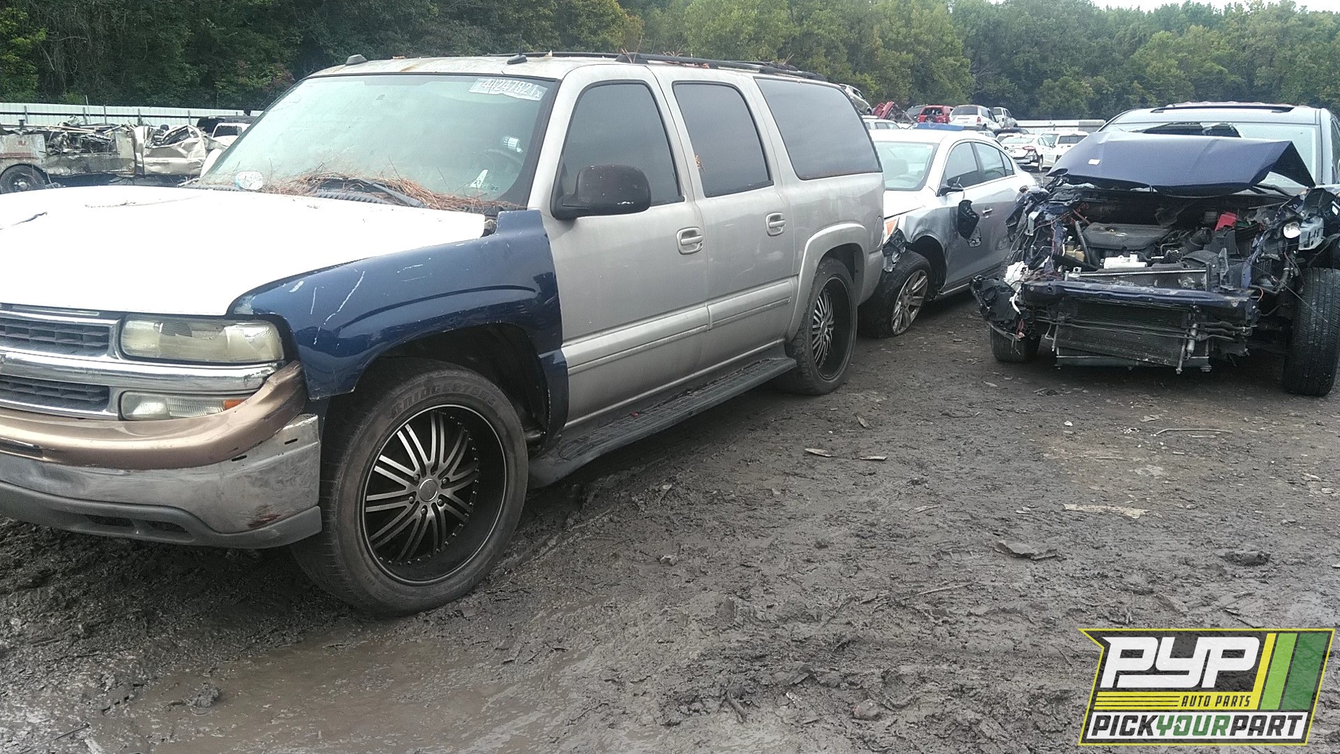 2004 CHEVROLET SUBURBAN 1500 partes disponibles