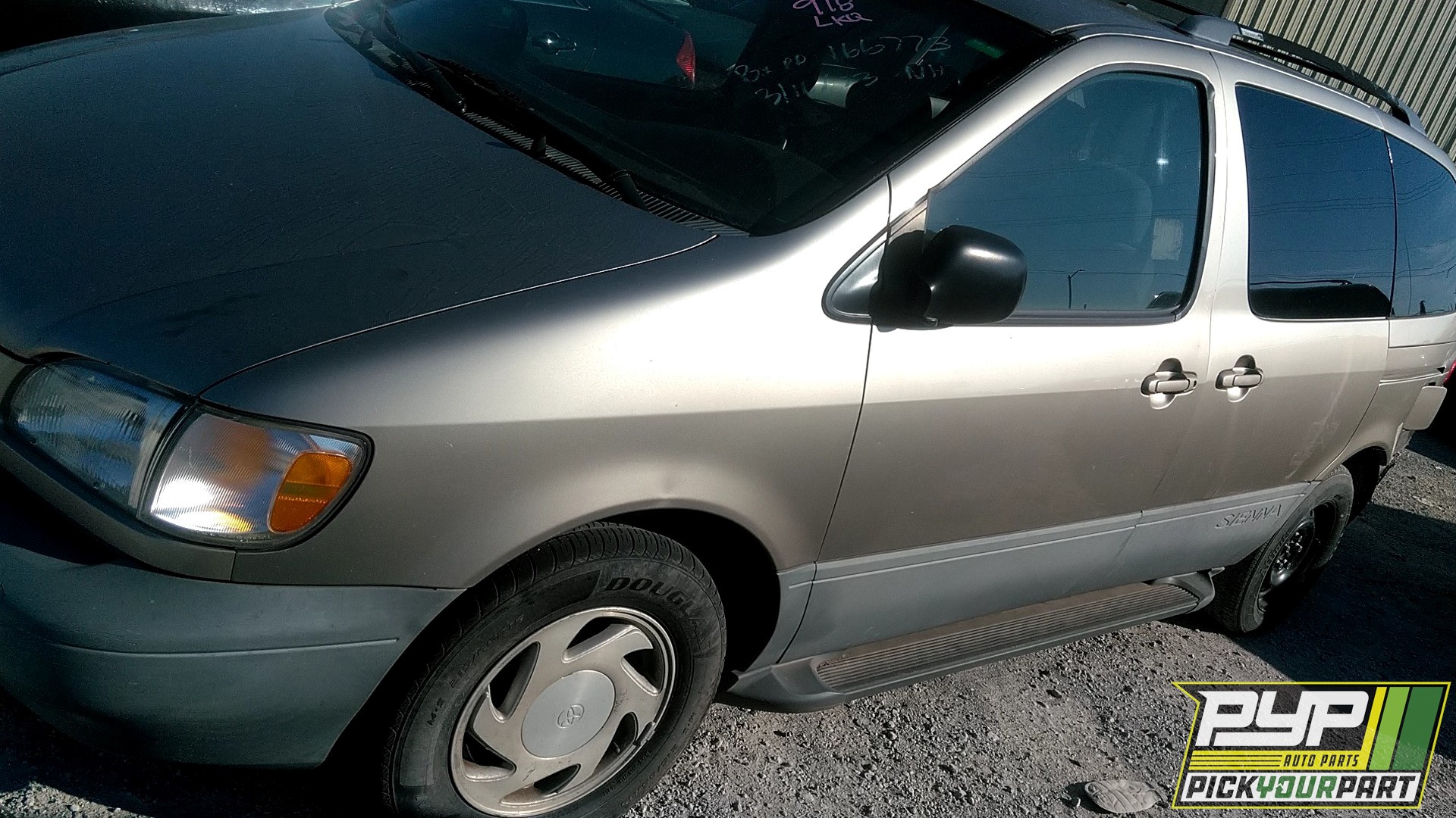 2000 TOYOTA SIENNA available for parts